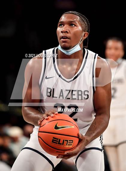 Thumbnail 3 in Sierra Canyon vs. St. Vincent-St. Mary (The Chosen 1's Invitational) photogallery.