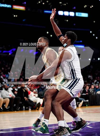 Thumbnail 3 in Sierra Canyon vs. St. Vincent-St. Mary (The Chosen 1's Invitational) photogallery.