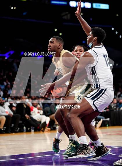Thumbnail 2 in Sierra Canyon vs. St. Vincent-St. Mary (The Chosen 1's Invitational) photogallery.