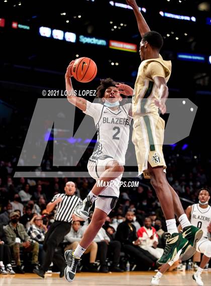 Thumbnail 2 in Sierra Canyon vs. St. Vincent-St. Mary (The Chosen 1's Invitational) photogallery.