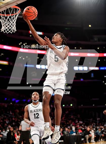 Thumbnail 2 in Sierra Canyon vs. St. Vincent-St. Mary (The Chosen 1's Invitational) photogallery.