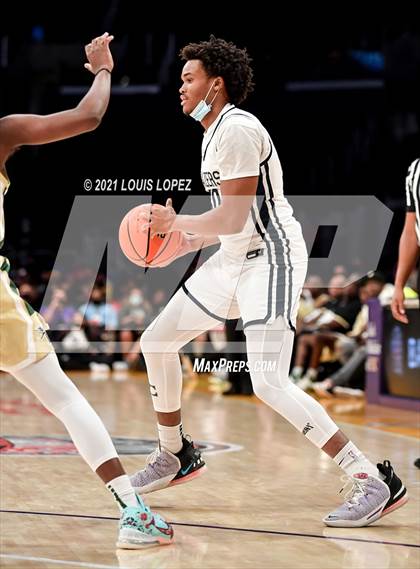 Thumbnail 2 in Sierra Canyon vs. St. Vincent-St. Mary (The Chosen 1's Invitational) photogallery.