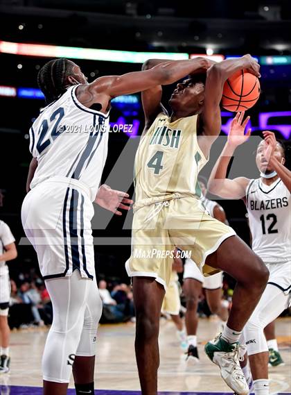 Thumbnail 3 in Sierra Canyon vs. St. Vincent-St. Mary (The Chosen 1's Invitational) photogallery.