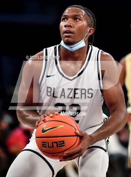 Thumbnail 3 in Sierra Canyon vs. St. Vincent-St. Mary (The Chosen 1's Invitational) photogallery.