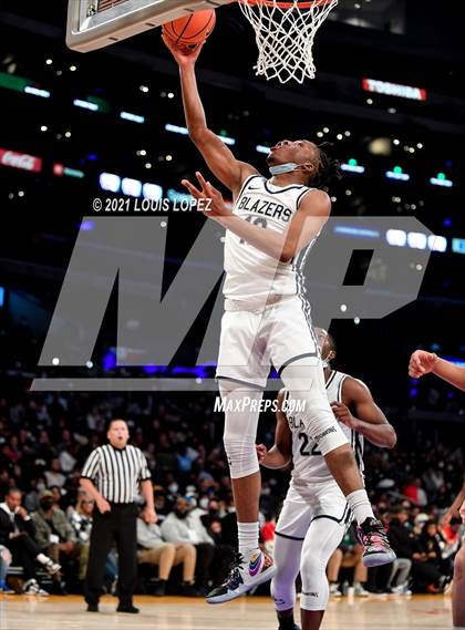 Thumbnail 2 in Sierra Canyon vs. St. Vincent-St. Mary (The Chosen 1's Invitational) photogallery.
