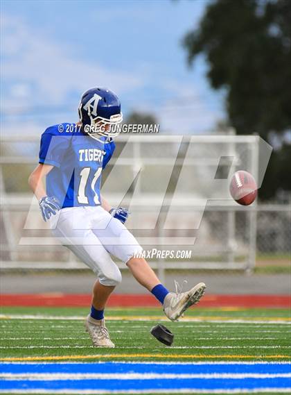 Thumbnail 3 in Petaluma @ Analy photogallery.