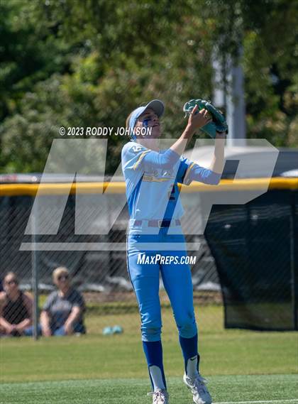 Thumbnail 3 in Sam Houston vs. Live Oak (LHSAA Division 1 Non-Select Semi Final) photogallery.