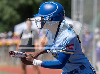 Thumbnail 1 in Sam Houston vs. Live Oak (LHSAA Division 1 Non-Select Semi Final) photogallery.
