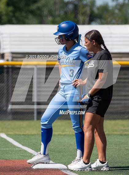 Thumbnail 3 in Sam Houston vs. Live Oak (LHSAA Division 1 Non-Select Semi Final) photogallery.