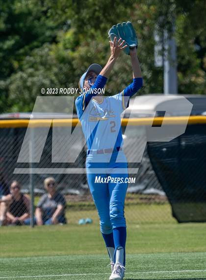 Thumbnail 3 in Sam Houston vs. Live Oak (LHSAA Division 1 Non-Select Semi Final) photogallery.