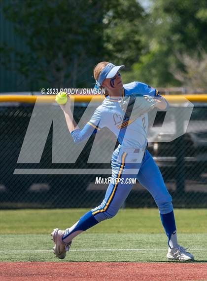 Thumbnail 1 in Sam Houston vs. Live Oak (LHSAA Division 1 Non-Select Semi Final) photogallery.