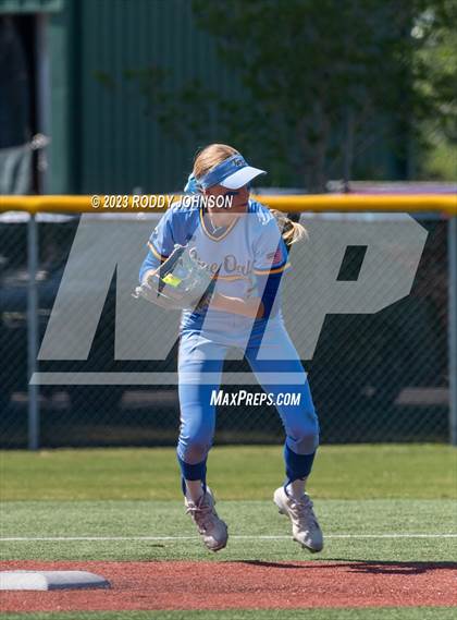 Thumbnail 3 in Sam Houston vs. Live Oak (LHSAA Division 1 Non-Select Semi Final) photogallery.