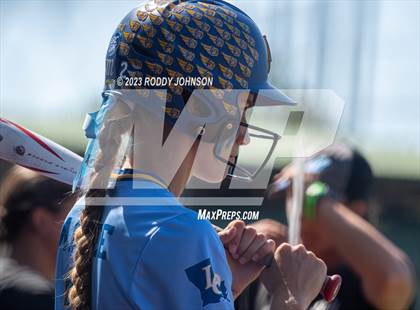 Thumbnail 2 in Sam Houston vs. Live Oak (LHSAA Division 1 Non-Select Semi Final) photogallery.