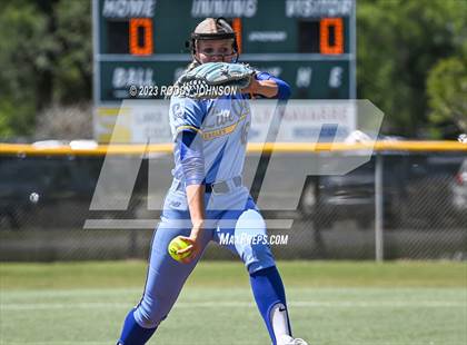 Thumbnail 3 in Sam Houston vs. Live Oak (LHSAA Division 1 Non-Select Semi Final) photogallery.