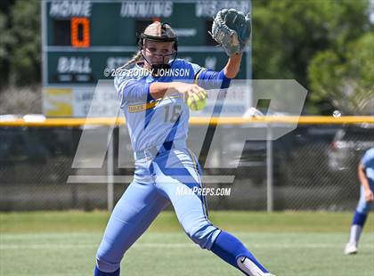 Thumbnail 2 in Sam Houston vs. Live Oak (LHSAA Division 1 Non-Select Semi Final) photogallery.