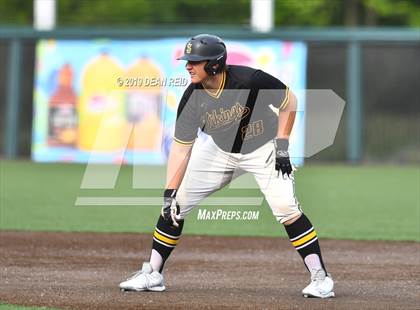 Thumbnail 3 in De La Salle @ St. Laurence (IHSA 3A Super-Sectional) photogallery.
