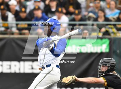 Thumbnail 3 in De La Salle @ St. Laurence (IHSA 3A Super-Sectional) photogallery.