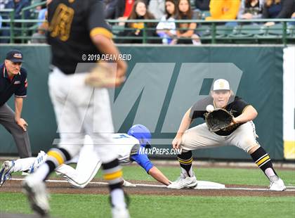 Thumbnail 1 in De La Salle @ St. Laurence (IHSA 3A Super-Sectional) photogallery.