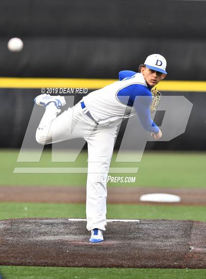 Thumbnail 2 in De La Salle @ St. Laurence (IHSA 3A Super-Sectional) photogallery.