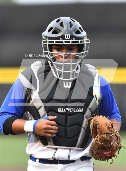 Thumbnail 2 in De La Salle @ St. Laurence (IHSA 3A Super-Sectional) photogallery.