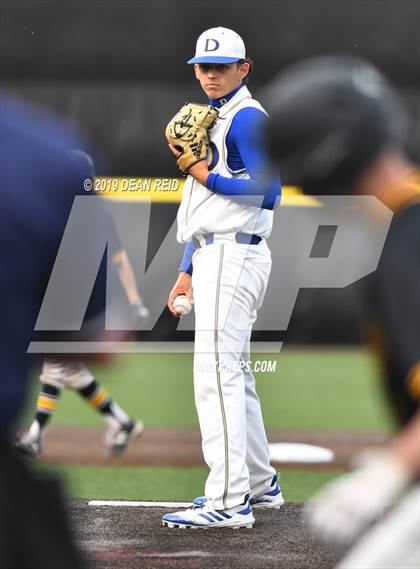 Thumbnail 2 in De La Salle @ St. Laurence (IHSA 3A Super-Sectional) photogallery.