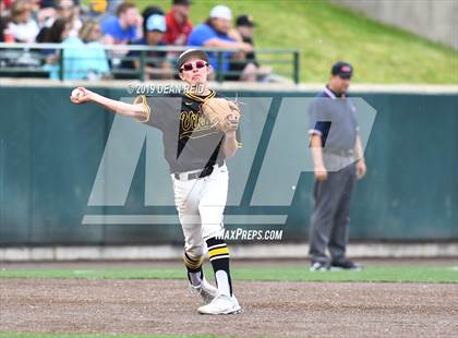 Thumbnail 2 in De La Salle @ St. Laurence (IHSA 3A Super-Sectional) photogallery.