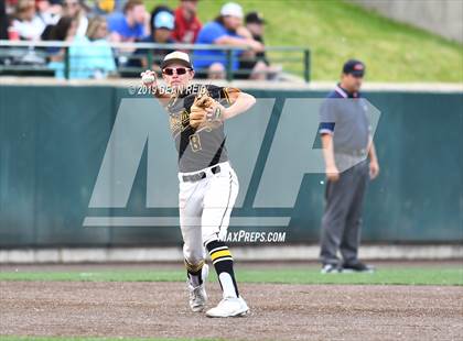 Thumbnail 1 in De La Salle @ St. Laurence (IHSA 3A Super-Sectional) photogallery.