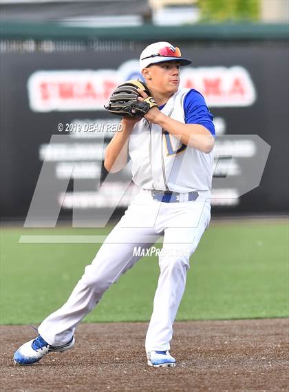 Thumbnail 2 in De La Salle @ St. Laurence (IHSA 3A Super-Sectional) photogallery.