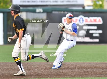 Thumbnail 1 in De La Salle @ St. Laurence (IHSA 3A Super-Sectional) photogallery.
