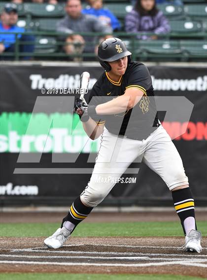 Thumbnail 3 in De La Salle @ St. Laurence (IHSA 3A Super-Sectional) photogallery.