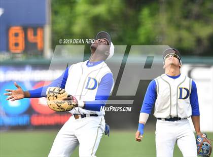 Thumbnail 1 in De La Salle @ St. Laurence (IHSA 3A Super-Sectional) photogallery.