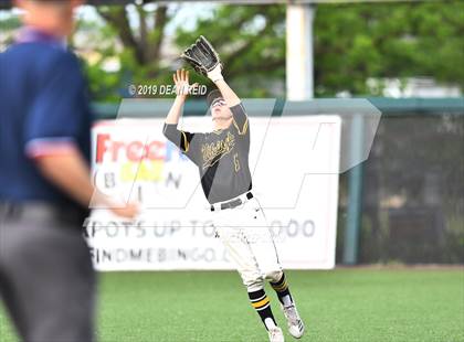 Thumbnail 2 in De La Salle @ St. Laurence (IHSA 3A Super-Sectional) photogallery.