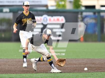 Thumbnail 3 in De La Salle @ St. Laurence (IHSA 3A Super-Sectional) photogallery.