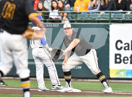 Thumbnail 3 in De La Salle @ St. Laurence (IHSA 3A Super-Sectional) photogallery.
