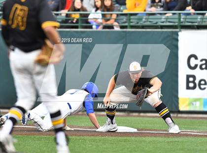 Thumbnail 2 in De La Salle @ St. Laurence (IHSA 3A Super-Sectional) photogallery.
