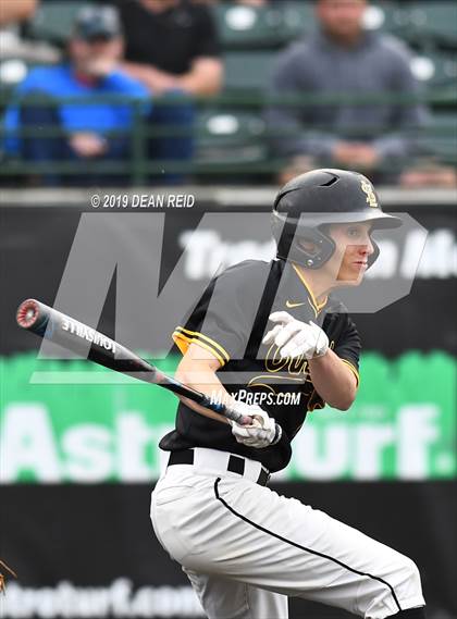 Thumbnail 3 in De La Salle @ St. Laurence (IHSA 3A Super-Sectional) photogallery.