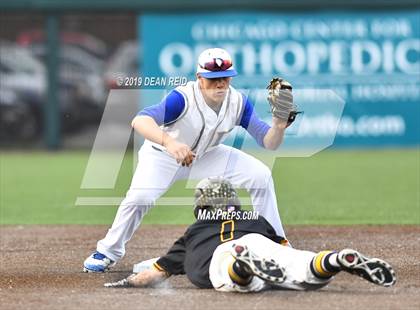 Thumbnail 1 in De La Salle @ St. Laurence (IHSA 3A Super-Sectional) photogallery.