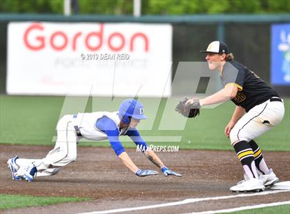 Thumbnail 1 in De La Salle @ St. Laurence (IHSA 3A Super-Sectional) photogallery.