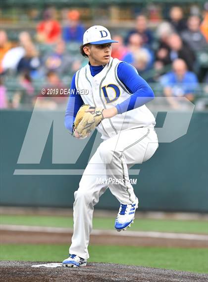 Thumbnail 1 in De La Salle @ St. Laurence (IHSA 3A Super-Sectional) photogallery.