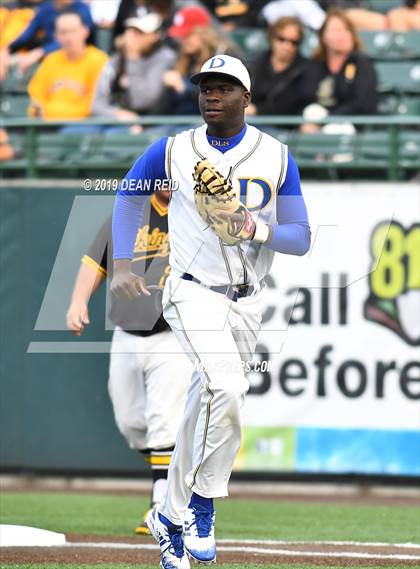 Thumbnail 3 in De La Salle @ St. Laurence (IHSA 3A Super-Sectional) photogallery.