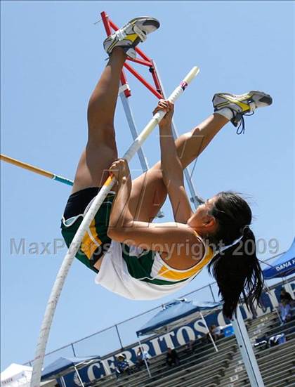 Thumbnail 2 in CIF SS Division Championships (Girls Pole Vault Final) photogallery.