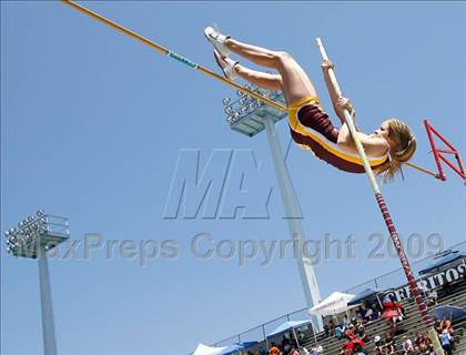 Thumbnail 2 in CIF SS Division Championships (Girls Pole Vault Final) photogallery.