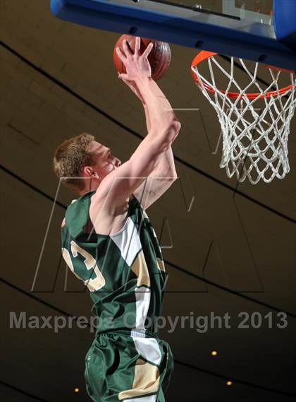 Thumbnail 3 in Royal vs. Tustin (CIF SS D3AAA Final) photogallery.