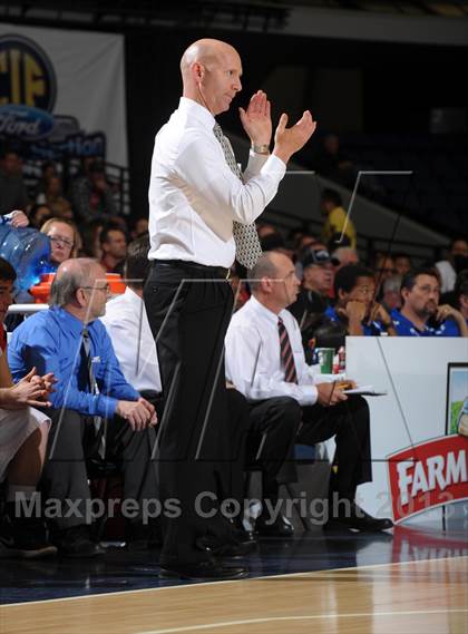 Thumbnail 1 in Royal vs. Tustin (CIF SS D3AAA Final) photogallery.