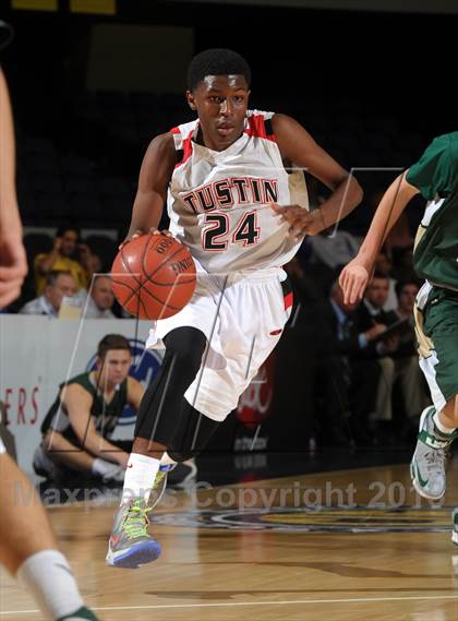 Thumbnail 2 in Royal vs. Tustin (CIF SS D3AAA Final) photogallery.
