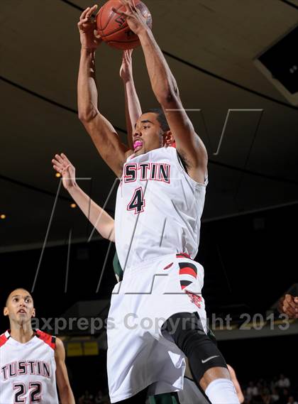 Thumbnail 2 in Royal vs. Tustin (CIF SS D3AAA Final) photogallery.
