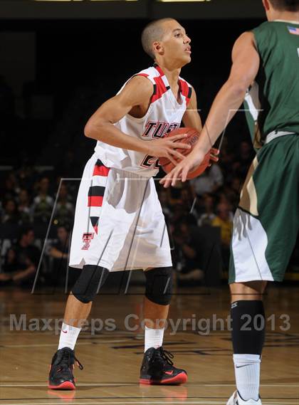 Thumbnail 2 in Royal vs. Tustin (CIF SS D3AAA Final) photogallery.