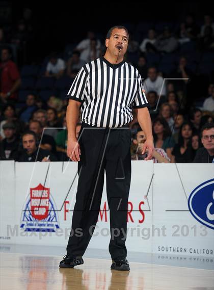 Thumbnail 2 in Royal vs. Tustin (CIF SS D3AAA Final) photogallery.