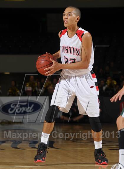 Thumbnail 2 in Royal vs. Tustin (CIF SS D3AAA Final) photogallery.