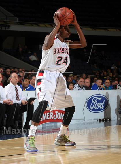 Thumbnail 1 in Royal vs. Tustin (CIF SS D3AAA Final) photogallery.